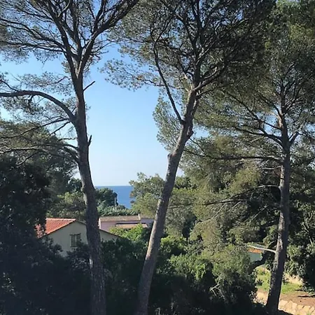 Beautiful House With Balconies Near The Beach Saint-Raphael (Var)